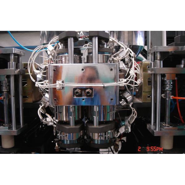 Quality Extrusion Plastic Blow Molding Machine / Shampoo plastic bottle blowing machine for sale