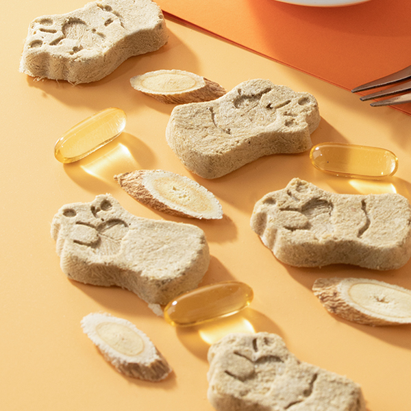 Small Pack Pet Food Formulated with Astragalus Eucommia and Turmeric to Improve