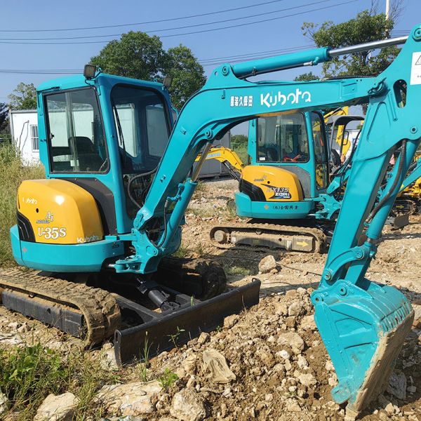 Quality 2nd hand Mini U-35 Kubota Compact Excavator 3.5Ton Hydraulic System Digging for sale