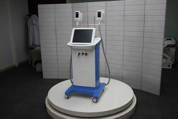Quality Cool body sculpting machineTwo 3.5 inch handles work Cryolipolysis slimming machine for sale