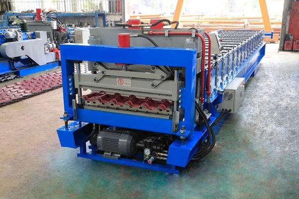 Quality Cladding Sheet Making Cold 0.4mm Roof Roll Forming Machine Easy Operate for sale