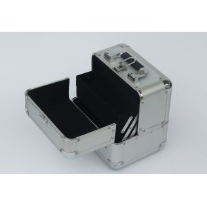 Buy cheap Large Space Silver Aluminium Makeup Box , Durable Lockable Makeup Case from wholesalers