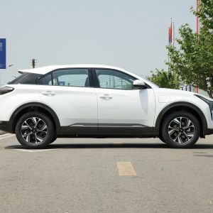 Sedan Nezha U Automobile 2023 Challenge Version UII 400 Lite