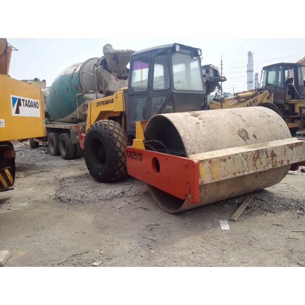 Quality Enclosed Cabin Used Road Roller Dynapac CA251D Road Construction Equipment New Tires for sale
