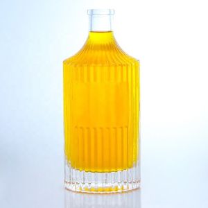 China 500ml 750ml 1000ml Transparent Empty Glass Bottle for Vodka Gin Rum Whisky Brandy on sale