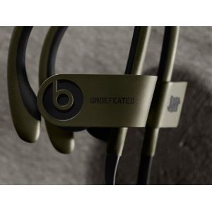 Beats by Dre x Undefeated Limited Edition Powerbeats 2 Wireless with seal box