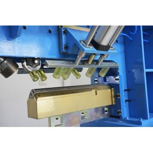 Buy cheap 2.3KW 30MPa 0.5-1.0MPa PLC Controlled Kitchen Sink Machine for High Precision Joint and Angle Pressing from wholesalers