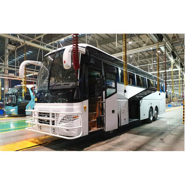 Quality LHD/RHD 65 seats Euro2 360HP 6x2 Coach Bus with Cummins Engine YBL6137T for Peru for sale