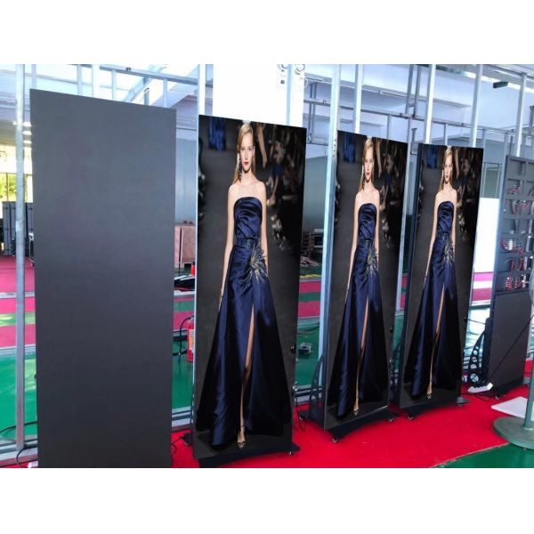 Indoor P2.5 LED Poster Display Promote Goods and Services in Commercial Buildings