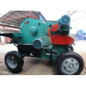 Wood combination crusher/chipper machine, Diesel chipper machine with capacity