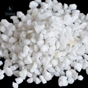 China Insoluble in Water White Aluminum Oxide F8-F220 Ideal for Room Temperature Storage and Abrasive on sale