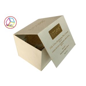 Matte Varnish Cosmetic Gift Box Membrane Surface With PVC Insert