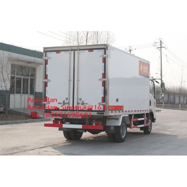 Quality Sinotruk Howo7 10T Refrigerator Freezer Truck 4x2 For Meat And Milk Transport for sale