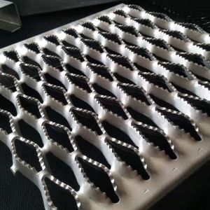 China Aluminum Alloy Safety Galvanised Grating With Heavy Bearing For Durable Walkingway on sale