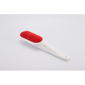 Buy cheap felt lint brush for sweaters wool Dual Sided Pop-up Multi-Directional Swivel Head Comfort-Grip Handle Reusable from wholesalers