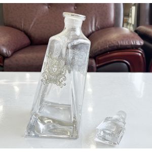 23oz Lead-Free Crystal Triangular Whiskey Decanter Exquisite Design and