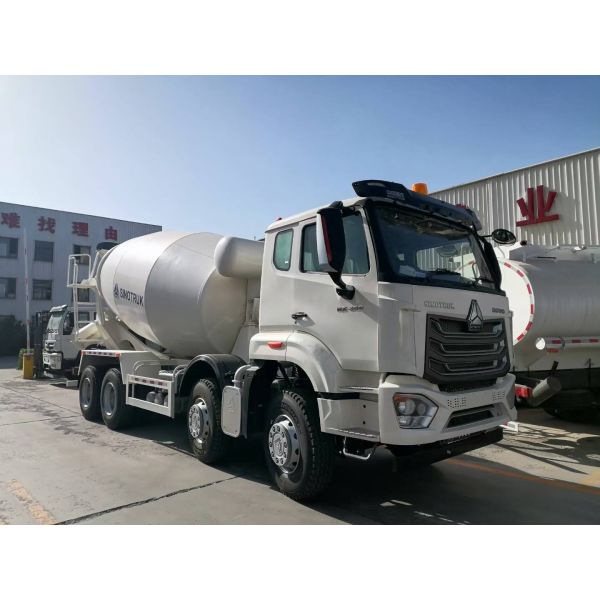 Quality HOWO NX 6×4 Concrete Mixer Truck with 371 HP Engine 300 L Fuel Tank and 12.00R20 Tyres for sale