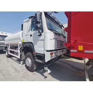 Buy cheap HOWO SINOTRUK Water Tank Truck 300HP With High Pressure Flush Function from wholesalers