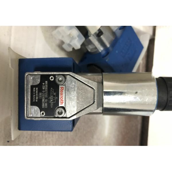 R900075565 M-3SEW10C1X/420MG96N9K4 M-3SEW10C15/420MG96N9K4 Directional Seat