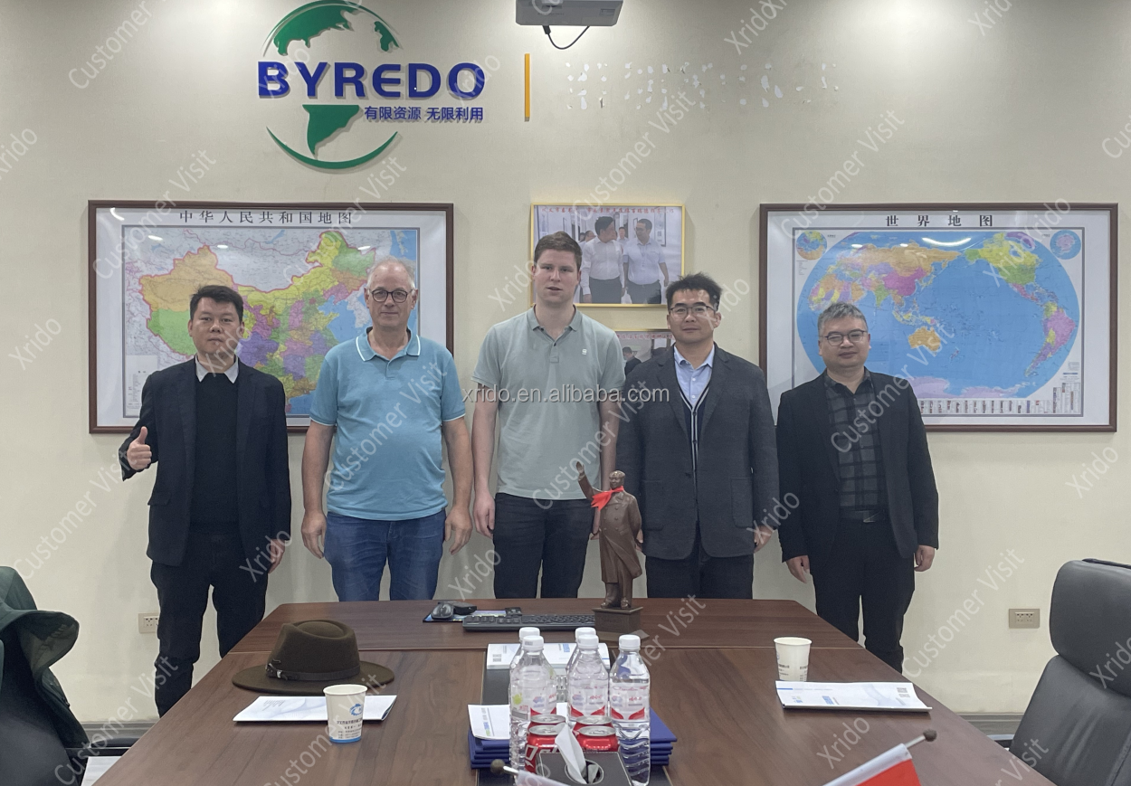 Heavy Duty Waste Tire Shredder with 12 Months Warranty 2200kg Weight and 22 Power for Tire Recycling