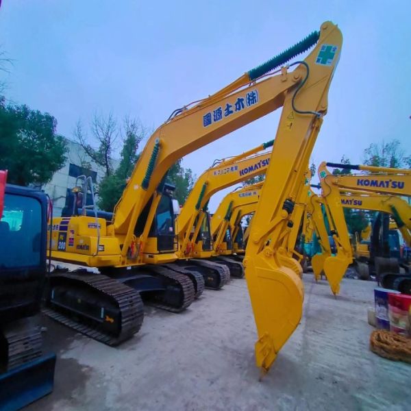 Farm Machinery Used Excavator PC200-8n1 In Shanghai For Sale / Used Komatsu PC200-8n1 Excavator MADE IN JAPAN