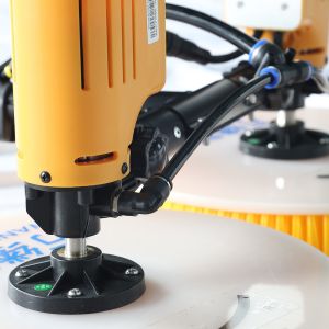 Pole Material Solar Cleaning Machine with Brush-Less Motor and Two Balance Brush