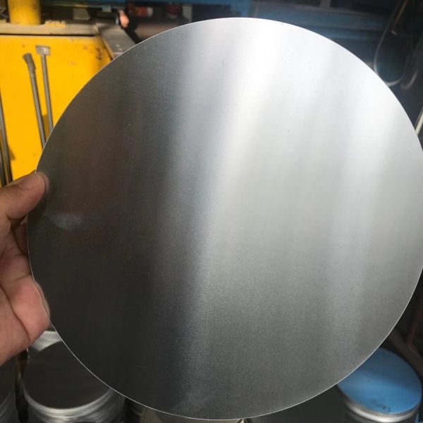 Quality Alloy 1060 Deep Drawn Aluminum Round Circle Plain For Industrial Lighting for sale