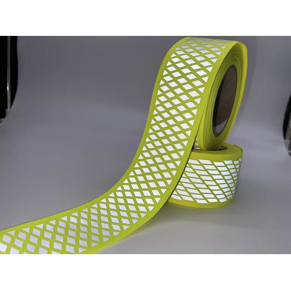 Buy cheap Customizable Polyester Reflective Fabric Visibility Washable Roll 500 Cd/lux.m2 from wholesalers