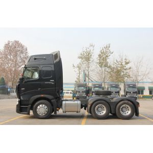 Black Color Used Tractor Trucks HOWO 6 X 4 Truck Tractor 420 Hp Manual