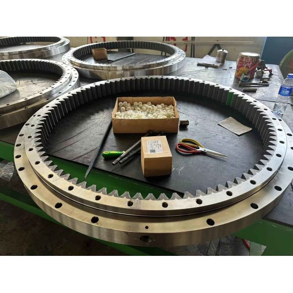 Quality 140109-00038 Slewing Bearing Slewing Ring  Excavator  DX340  SL340 for sale