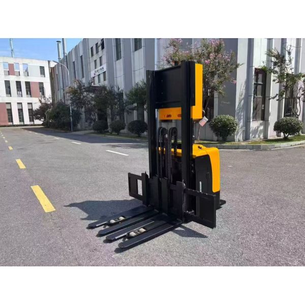 Buy cheap Stacking AGV Chassis (Automated Generated Vehicle), Customized Solutions Provided from wholesalers