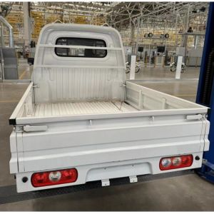 Customized Light Trucks 1.5 Tons Capacity Gasoline Truck Assembly Line