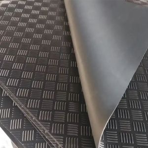 Premium Anti Slip Checker Plate Design With Additional Tear Strength Stall