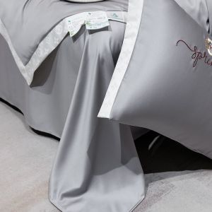 Buy cheap Light Summer Quilt Set Of 4-piece Sheet Luxury Bedding Set With Cold Advantage 2.5-3 kg from wholesalers