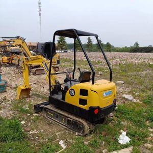 Buy cheap Used Komatsu PC18 1.8Ton Mini Digger Crawler Excavator with Original Hydraulic Valve from wholesalers