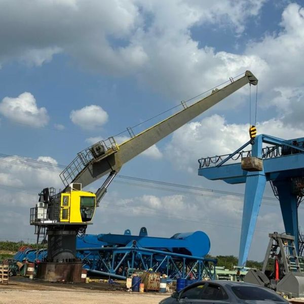 Buy cheap 15T 20M Hydraulic Marine Crane Explosion Proof Offshore Oil Platform Crane from wholesalers
