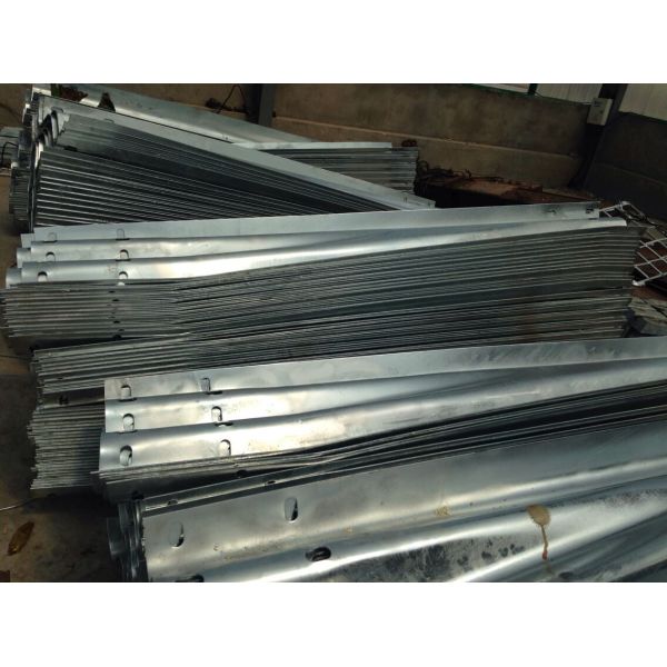 Customized W Beam Flex Beam Guardrail for Roadway Safety Galvanized and Powder Coated