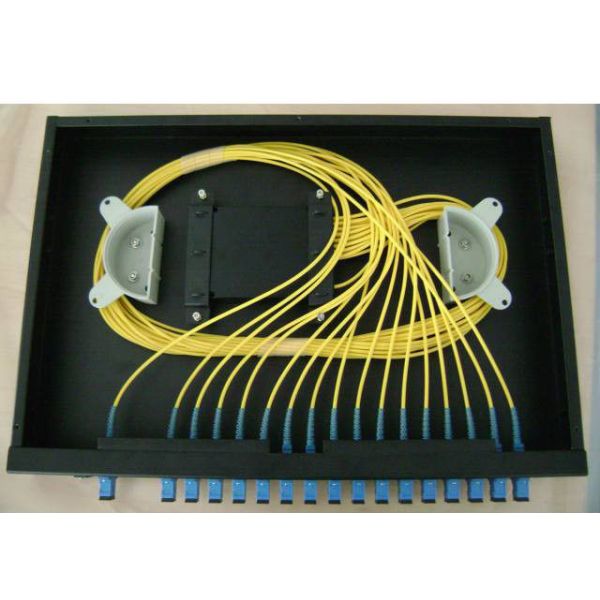 1x16 Fiber Optic PLC Splitter Rack Mounted Fiber Terminal Box