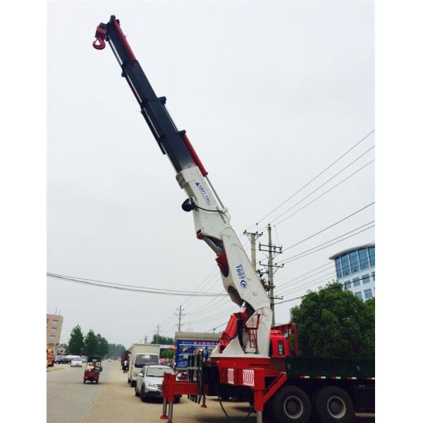Quality SINOTRUK Truck Mounted Knuckle Boom Cranes 25 Tons for sale