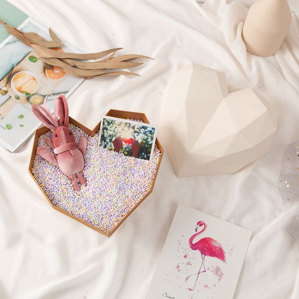 Custom 3D Heart Rigid Gift Box with Recyclable Paperboard