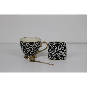 China 470cc footed mug with 9.5cm square dish 304 stainless steel spoon tableware ceramic gift set on sale