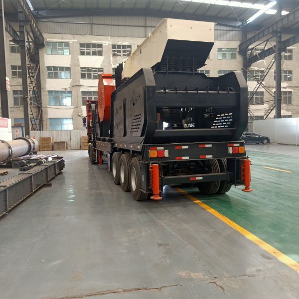 Buy cheap Truck Mounted Jaw Crusher 300T / H For Mobile Crushing from wholesalers