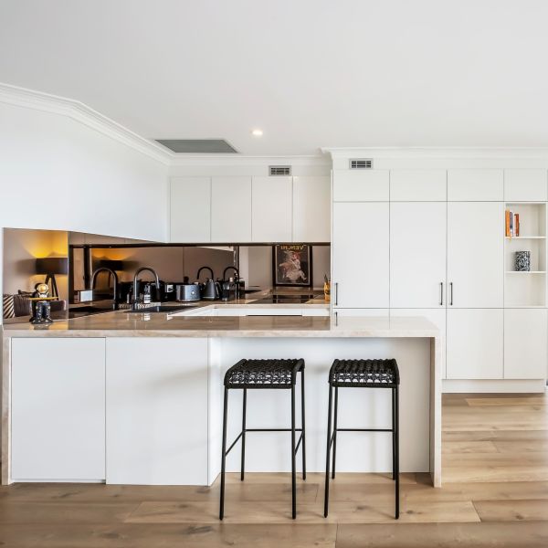 Quality TUV Handless PVC Kitchen Cabinet White Matt Lacquer Finish for sale