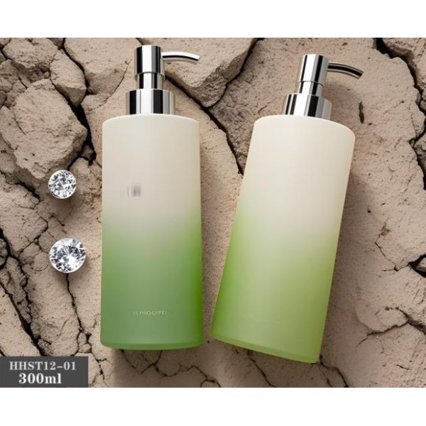 Customized Plastic Bottles 300ml PE Bottle With Pump