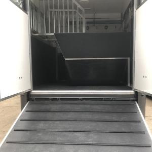 Wide Ribbed Pattern Ramp Agricultural Rubber Matting And Safety Surfacing